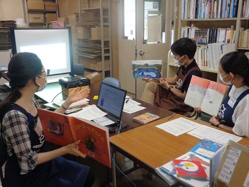 2日目児童図書室.JPG